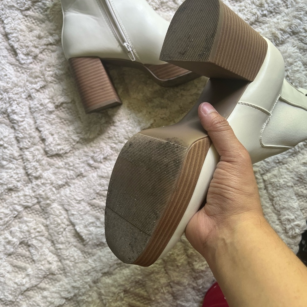 Pleather white boot - Picture 3 of 5
